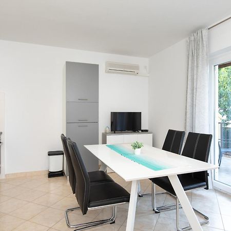 Tom'S House Njivice Apartment ภายนอก รูปภาพ