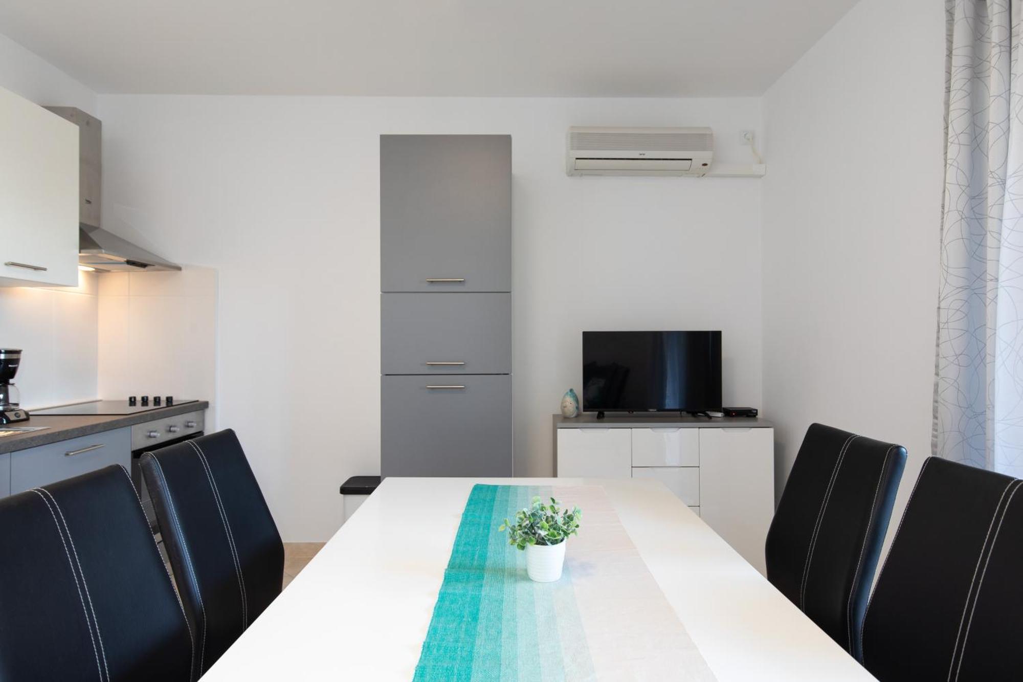 Tom'S House Njivice Apartment ภายนอก รูปภาพ