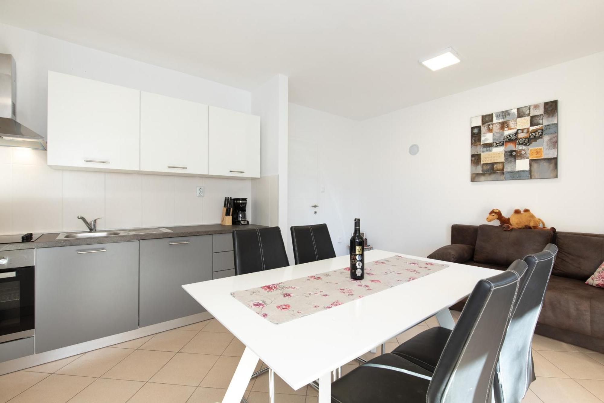 Tom'S House Njivice Apartment ภายนอก รูปภาพ